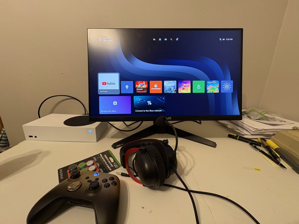 Haven’t played Xbox in like 2-3 years. This is my setup for the next week tho while at my parents 😭 if I got 0-12 in scrims it’s not my fault heard?