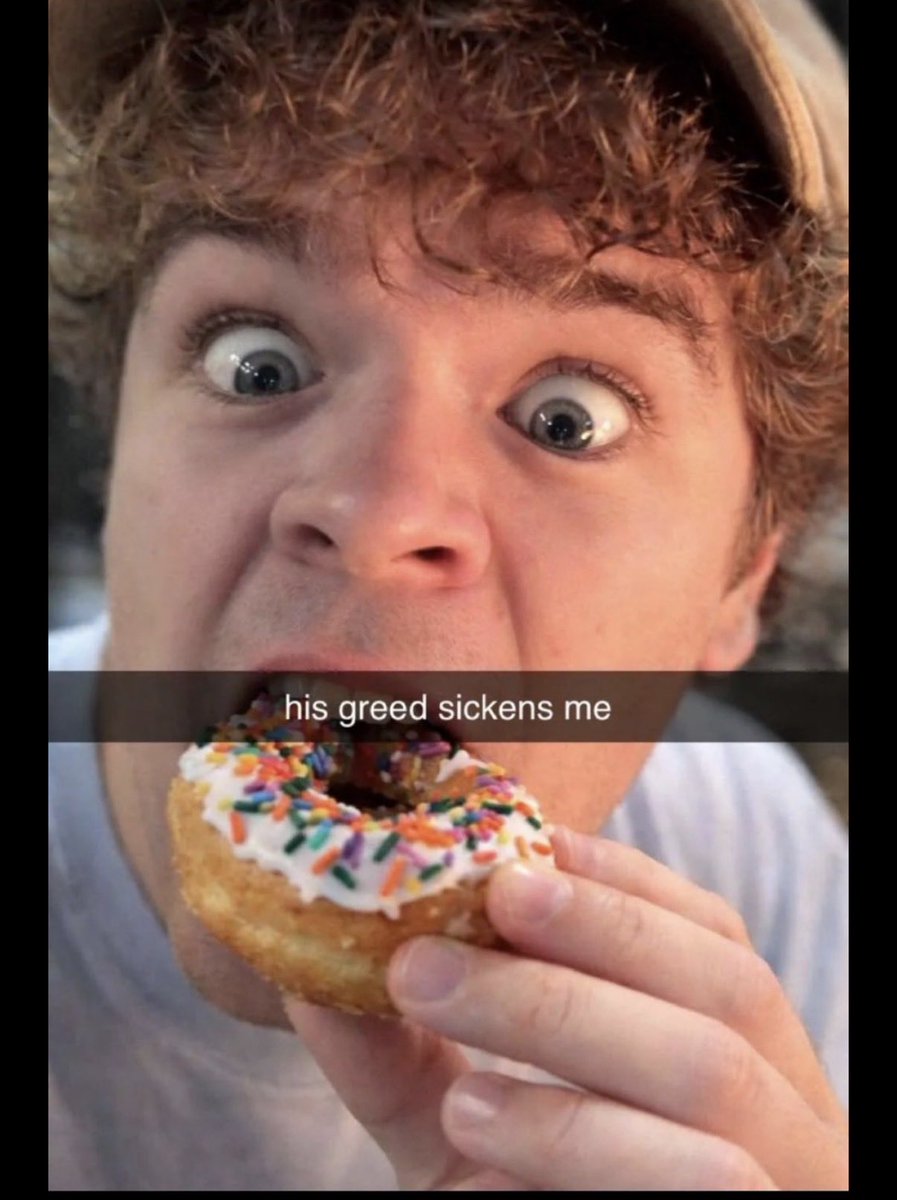 bylerinjections's tweet photo. ARE THESE PICS AI OR WHAT WHAT IS THIS FROM #snapchatgate https://t.co/DRKA4jM3Xs