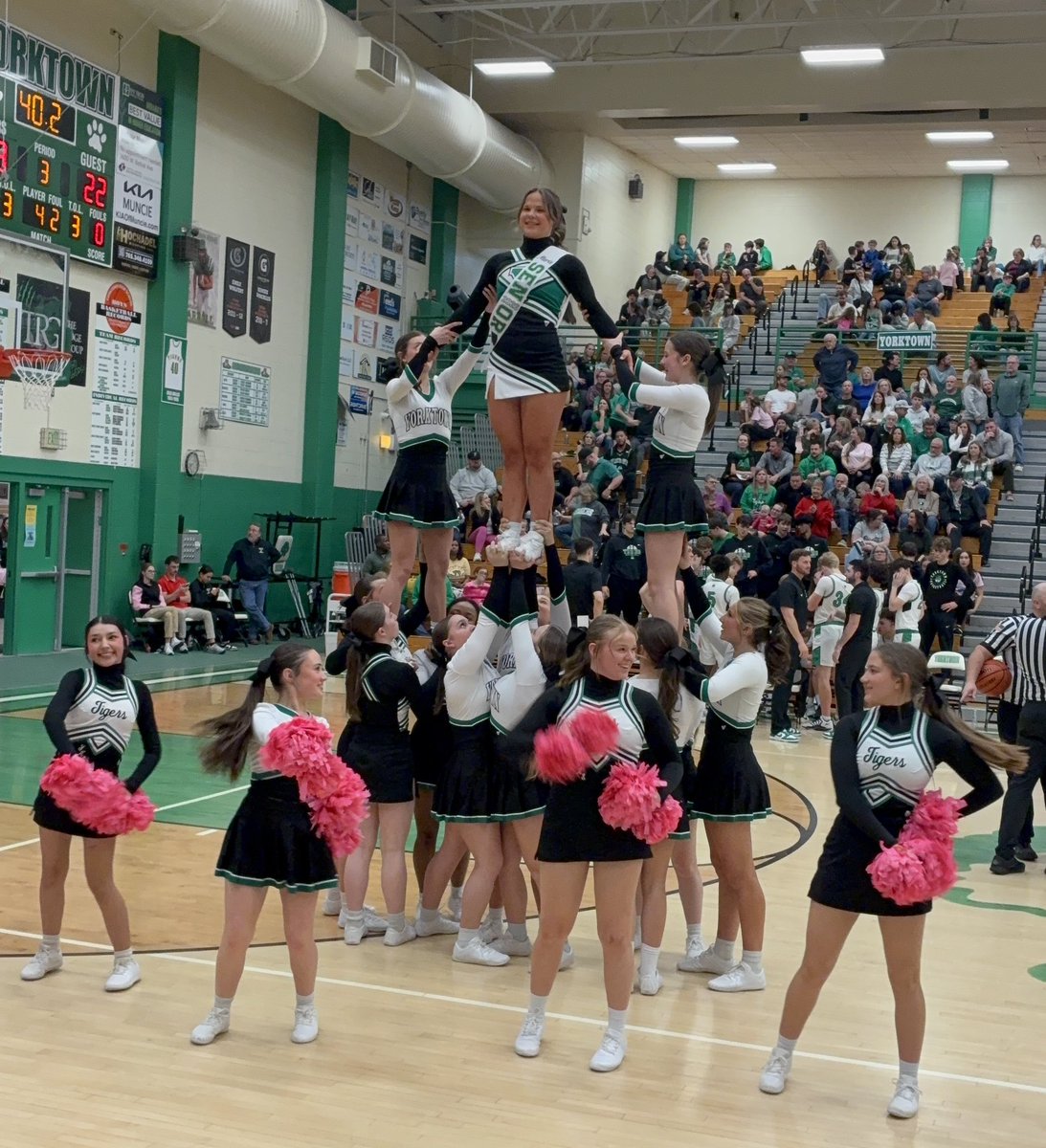 YHS Cheerleading tweet media