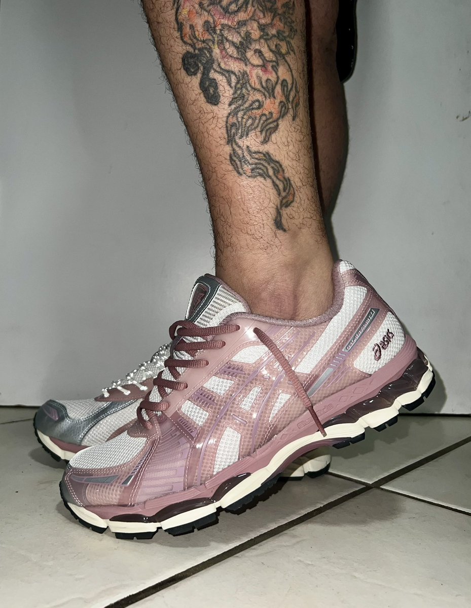 #BHMKOTD5 
DAY 14 - Hey Ma
ASICS x Kith Gel Kayano 12.1 -Quartz
Currently my favorite Pink-ish pair.
<a href="/JerLisa_Nicole/">With Love, JerLisa Nicole</a>