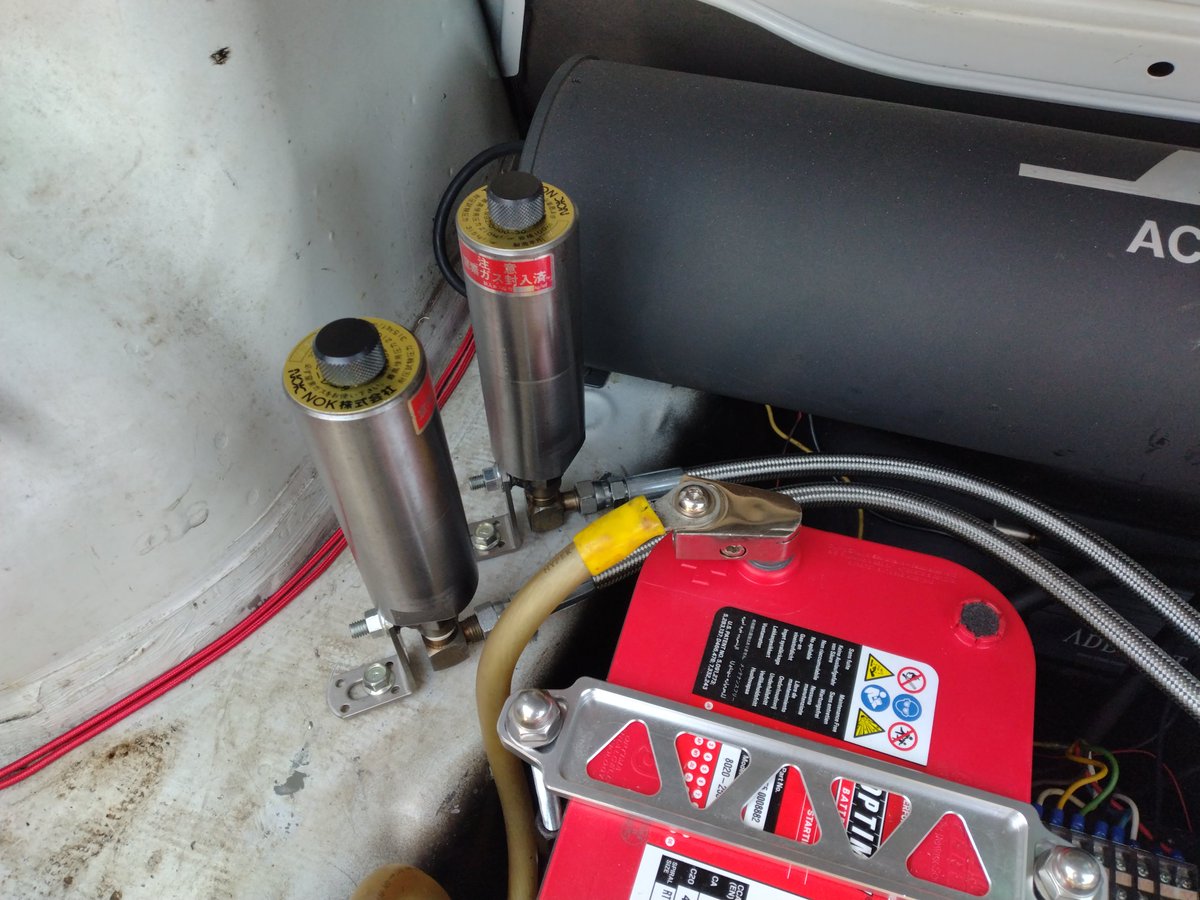 m_326norishio's tweet photo. このパーツのおかげでエアサス並みの乗り心地をGET!
とりあえず車高調HYDはこれで終了。
次はスピード&動き重視でバネ組み2P4B進行中!
#lowridercompact
#NISSANSENTRA https://t.co/LEJErrGUfG