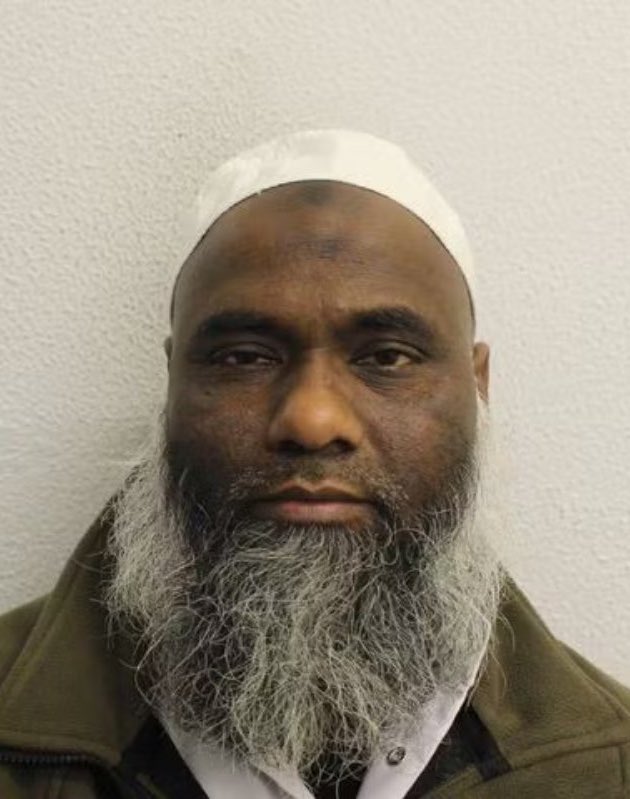 herqles_es's tweet image. 🇬🇧 | El Imán Abdul Halim Khan ha sido condenado en UK por violar a mujeres y niñas menores de 12 años usando su posición para convencerlas de que tenía poderes mágicos.