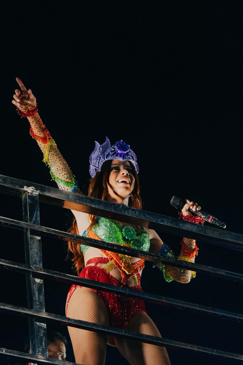 Anitta's tweet photo. Uma noite de Carnaval pra ficar na memória ❤️ obrigada, São Luís https://t.co/ycJcj0bGrs
