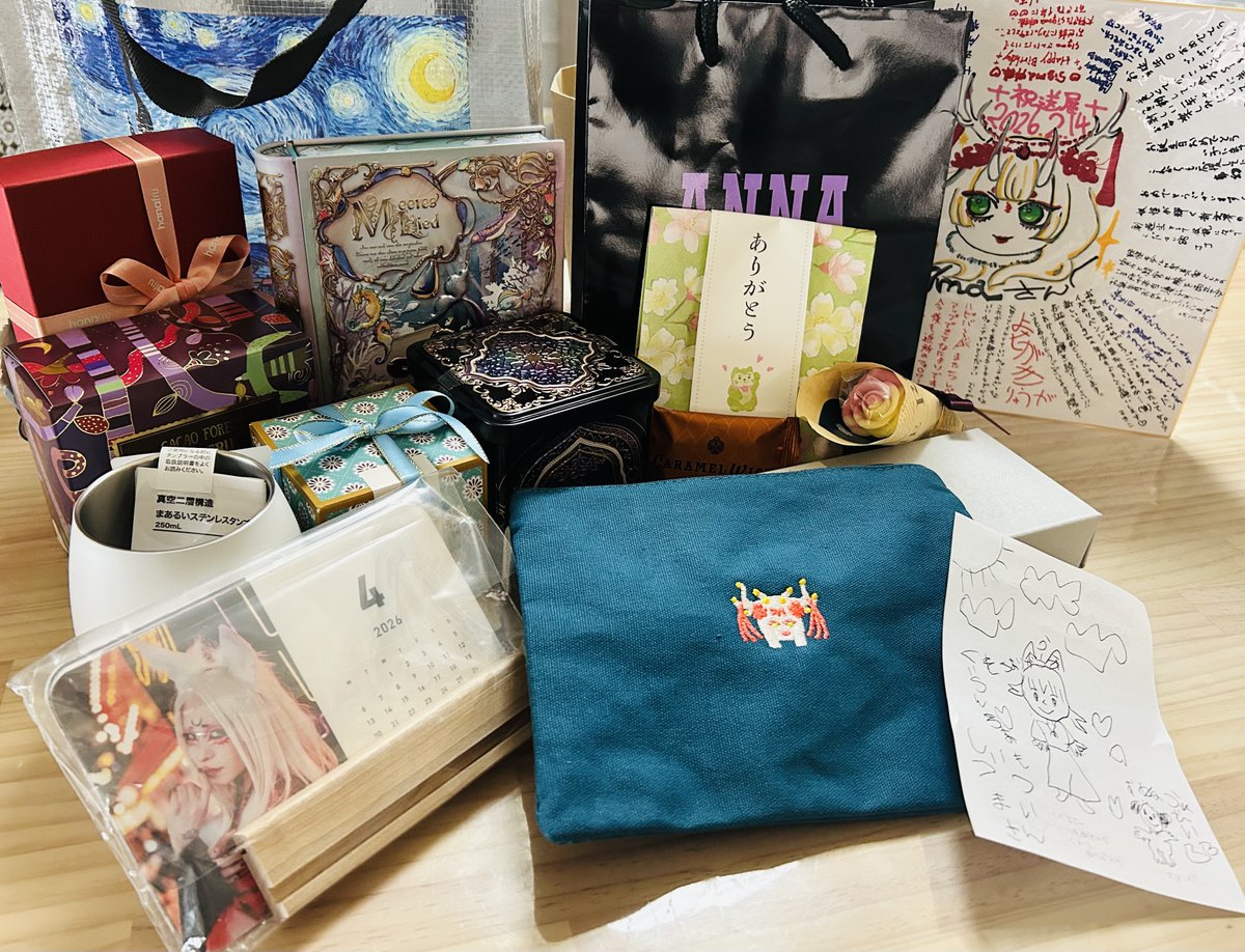 昨日サプライズ誕生日会にて、もの本のみなさまからプレゼントをいただきました😭😭
ほんとにありがとー！