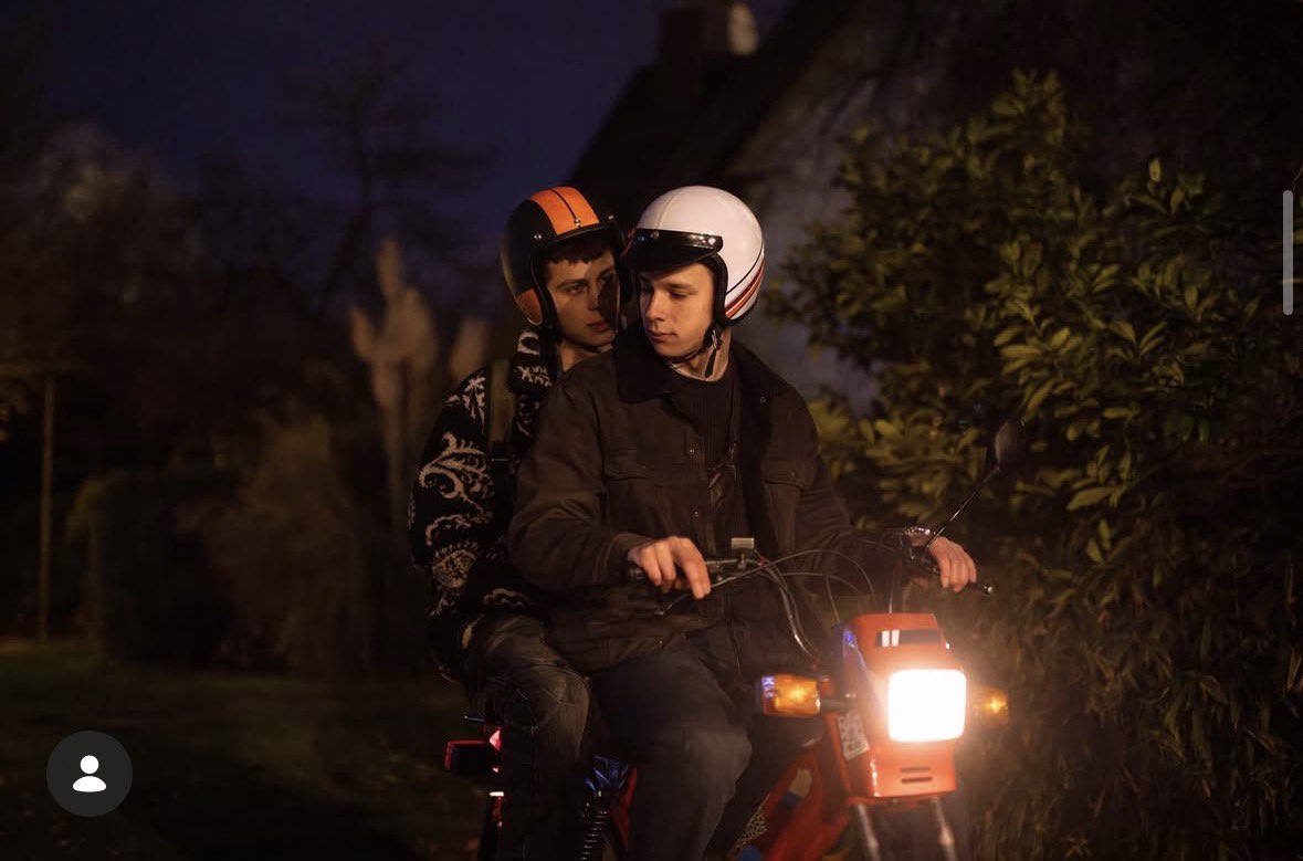 🪡afaela tweet media