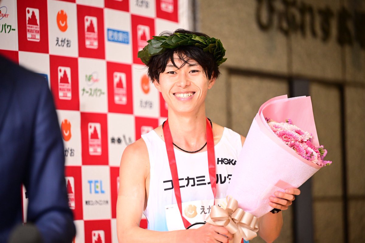 konicaminoltast's tweet photo. ◤金栗記念熊日30キロロードレース 2026◢

🏆表彰式　優勝の #佐藤真優 ！

#宇賀地強 監督もかつてこの大会で優勝。
今回、コニカミノルタ陸上競技部として、6度目の優勝となりました✨

#熊日30キロ
#コニカミノルタ
#コニカミノルタ陸上競技部 https://t.co/nq3VlzPWqZ