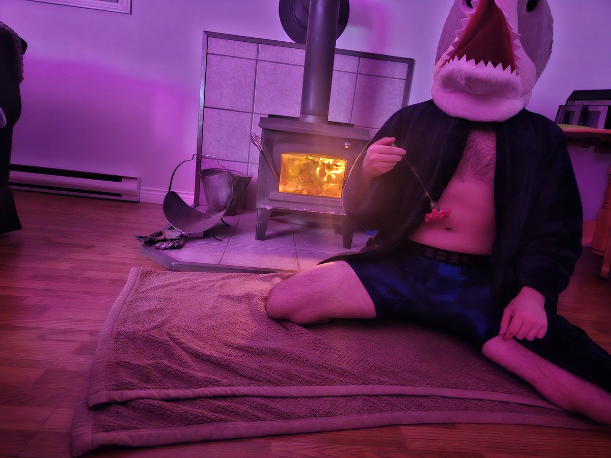 Happy Valentine's Everyone 😌😉

(⚠️In Underwear and cringe ⚠️ you've been warned)