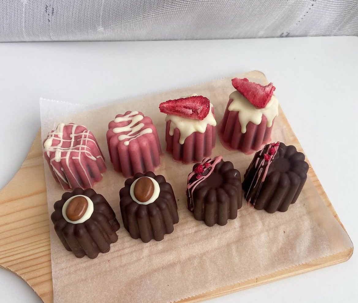 とろねこ tweet media