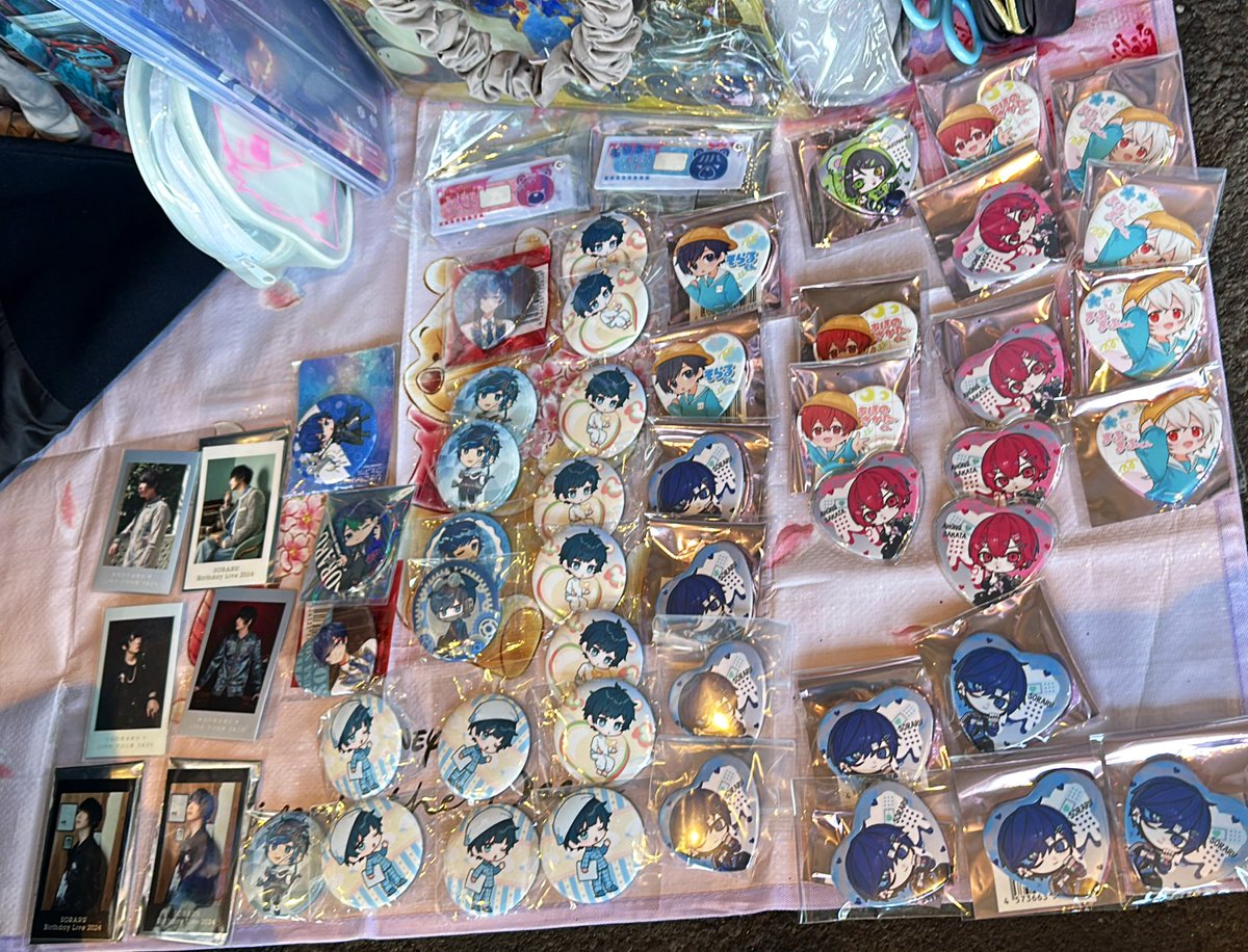 uta_ai_rin's tweet photo. 【交換･譲渡】
そらまふうらさか そまうさ 缶バッジ 缶バ 購入特典 交換 譲渡 買取

譲→画像の物

求→定価(過去グッズは1個100円)＞🤍等身

同異種交換可能

現在会場におります。
検索からでもお気軽にお声かけください。 https://t.co/mW70C0kaae