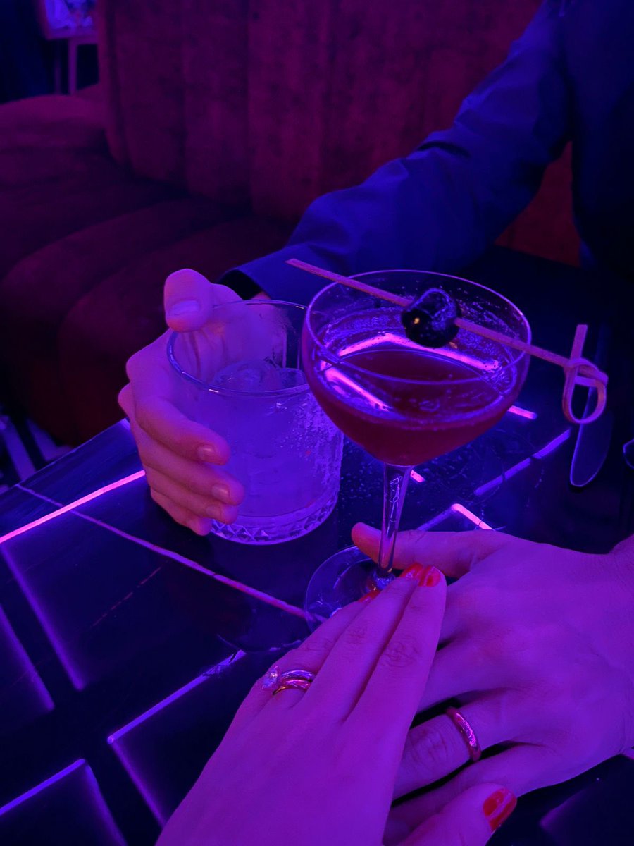 HotLatinMates's tweet photo. Salud amigos y Happy Valentines 💝 https://t.co/kBhxU80515