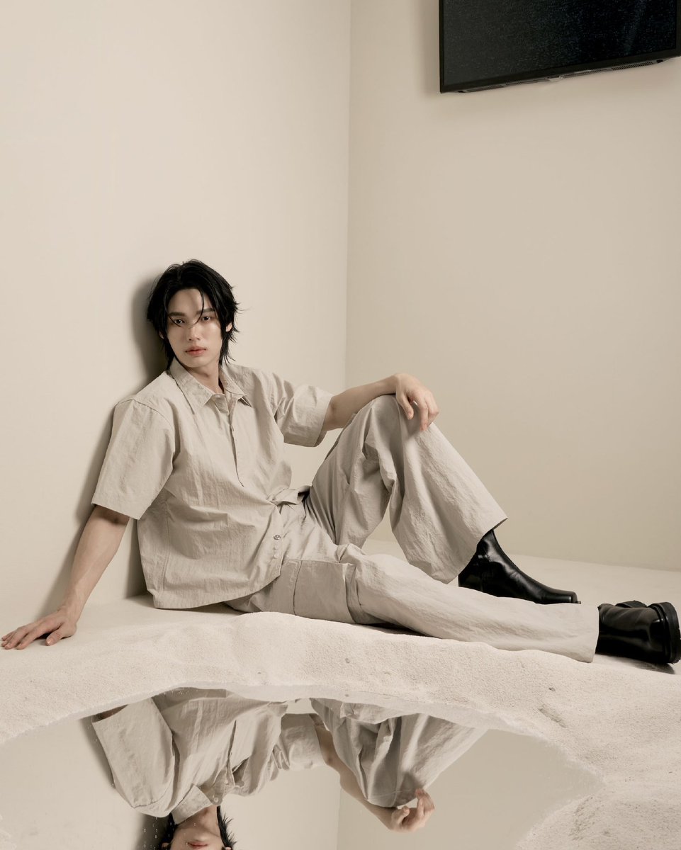 Duality, designed with intention.
Because identity is never one-sided.

#VELENCE #VelenceRedefined