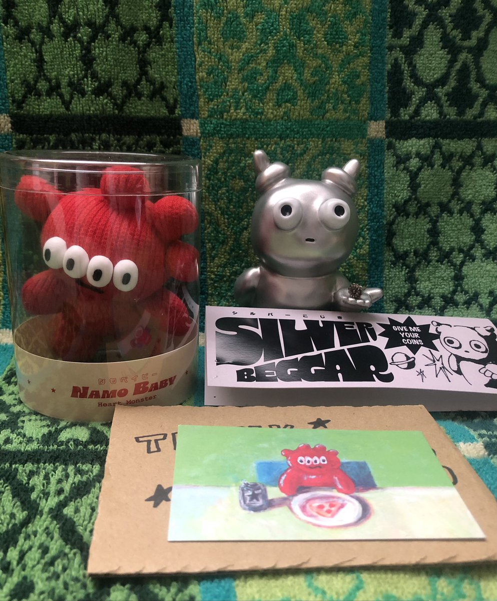 むんちきなも職人ワークスが届いた。実物を初めて拝見したけど信じられない可愛さやなぜ買えるやつ全て買わなかったのだろう。えーん。なもぐるみ培養ポットに入ってるみたいで良い。これを一つ一つ手で…？おかしくなりそうっ。写真はくるおし可愛いやつ。