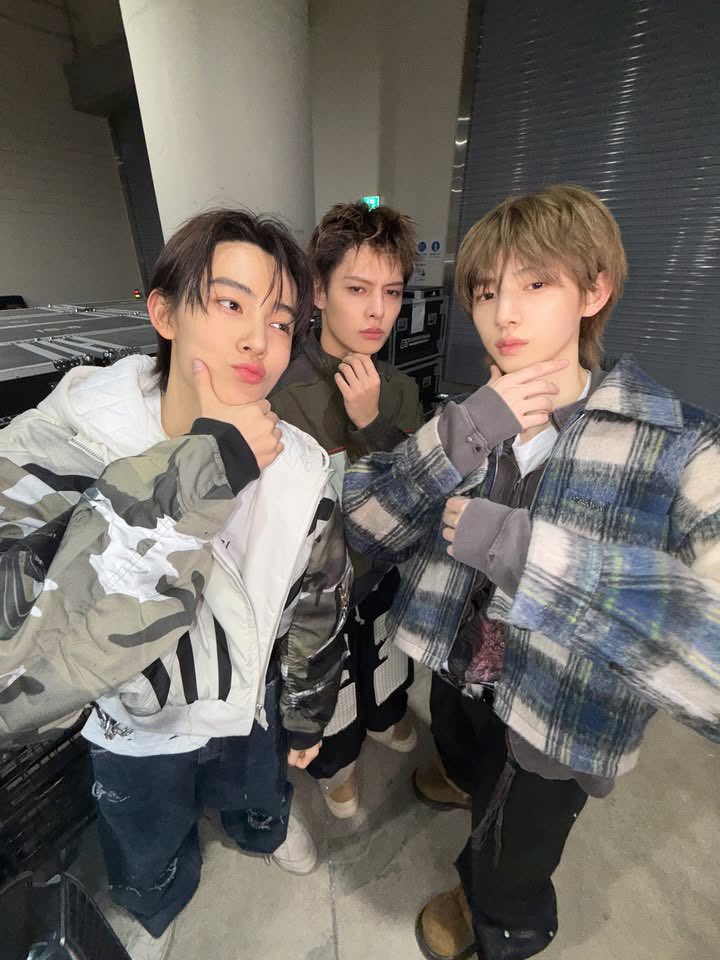 zhaoyufazn's tweet photo. Triple the presence, triple the mischief. Low-key plotting world domination or at least the next iconic moment. https://t.co/iIZeFGBRzI
