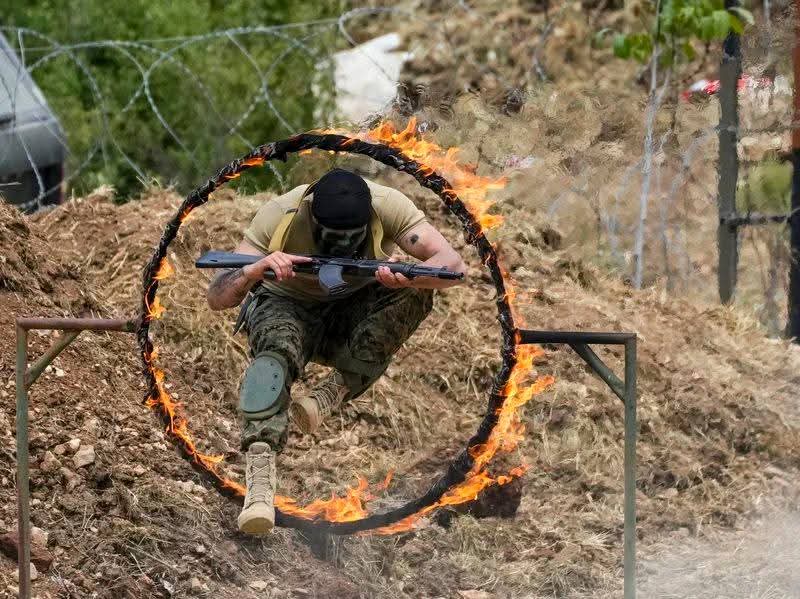 عشق يعني.. 💛