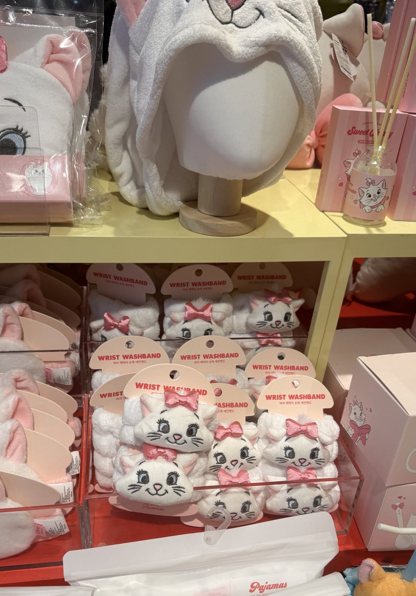 Ttinkerbellshop's tweet photo. Butter x Aristocats Disney

#รับหิ้วเกาหลี 
คอลเลคชั่นใหม่น่ารัก โซคิ้วว~ 

สินค้าถึงไทย 18/02 https://t.co/oKyTaV44TR