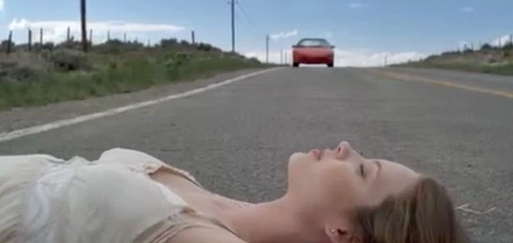 la horrible sensacion de estar contandole algo a alguien muy ilusionada y q no te escuche o ni le importe