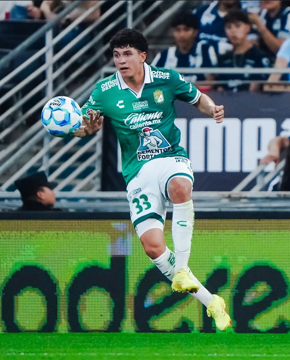 ¿Que les pareció el partido del “Chino” Villegas? 

A mi en lo personal me gustó, al principio se le veía un poco nervioso (normal), pero después dio un buen partido.