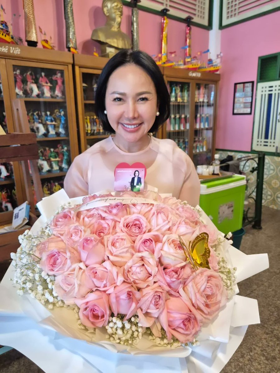 ดอกไม้จะสวยที่สุด ก็ตอนอยู่กับคนที่รักดอกไม้ 🩷 #ชนกจันทาทอง