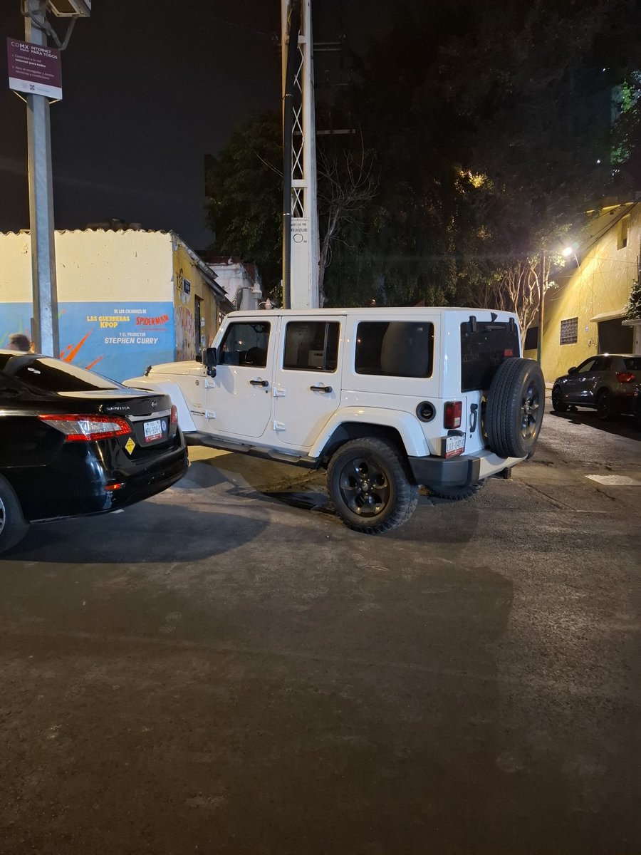 <a href="/UCS_GCDMX/">Unidad de Contacto del Secretario SSC CDMX</a> <a href="/Seg_NapolesDF/">Seguridad NapolesDF</a> <a href="/SSC_CDMX/">SSC CDMX</a> <a href="/BlindarBJ/">Blindar BJ 360</a> <a href="/BJAlcaldia/">Alcaldía de Benito Juárez</a> <a href="/CNocheBuenaBJ/">Colonia Noche Buena</a> Pues cero operativo verdad? Nulo caso a lo que se les pide <a href="/UCS_GCDMX/">Unidad de Contacto del Secretario SSC CDMX</a> <a href="/SSC_CDMX/">SSC CDMX</a> <a href="/BlindarBJ/">Blindar BJ 360</a> , hace 2 horas les hice la petición de la grúa y no hicieron caso, ahí sigue el jeep estorbando el paso, y los autos sobre la banqueta del lado de Augusto Rodin <a href="/craviotocesar/">César Cravioto</a>