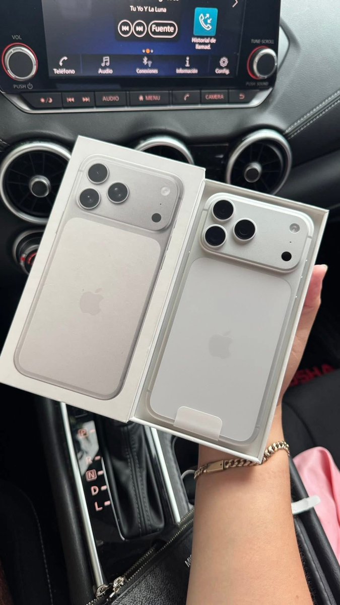 YuriTipster's tweet photo. Si el América le gana esta noche al superlíder Chivas voy a regalar este iPhone 17 pro Max 📲 y también $50k entre los que comenten y dejen su like ♥️💬
La única regla es que tienen que seguirme https://t.co/obWOVuc83a