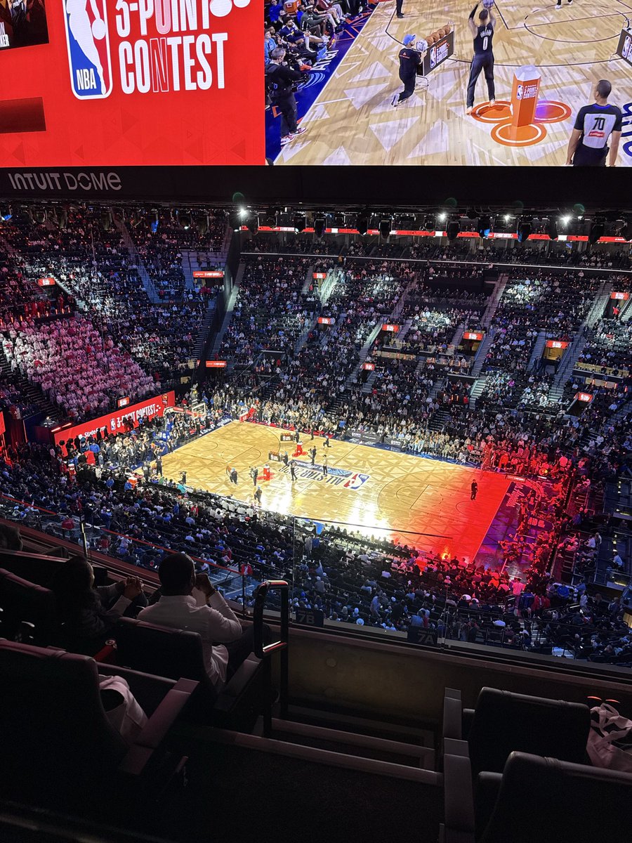 ulrijr's tweet photo. @dekker All Star Saturday isn’t much better. Maybe 1/3 full during the 3 point contest. We would have gone to the rising stars game but they wanted over $200 a ticket to walk in the door. https://t.co/By6EawR2Td
