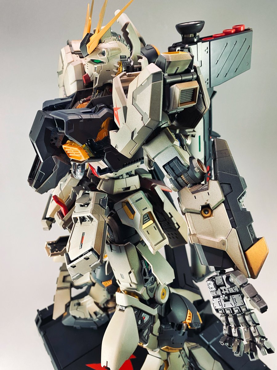 PGU νガンダム
ウェザリング仕様

ヤフーオークションで本日最終日です。

PGUνガンダム欲しいけど作る時間がない人

ウェザリングが大好きな人

組めただけでもかっこいいPGUνガンダム

立体感のあるウェザリングで更にカッコよくなってます🥰

気になる人は是非ご覧下さい😉✨