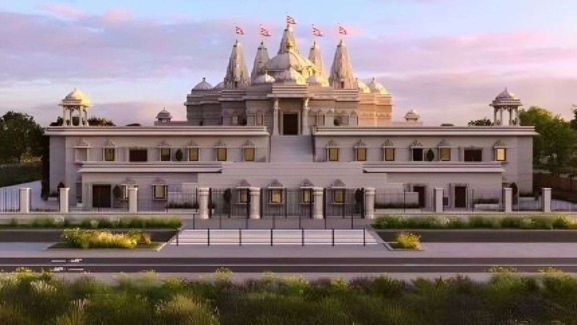 France is set to welcome its Ist 
Hindu temple in Paris in 2026.
a timeless symbol of Faith,Culture,Unity rising in the heart of Europe.From intricate Indian architecture to spiritual harmony in #TheCityOfLight, this mandir will stand as a bridge between 🇮🇳 India and 🇫🇷 France.