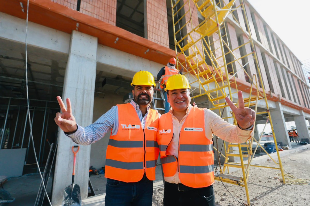 GerardoQuirinoV's tweet photo. ¡Las obras del nuevo CAT López Mateos van al 70%! 🏢 Muy pronto estará listo este edificio administrativo para que puedas hacer todos tus trámite municipales #SiempreCerca de tu hogar y así tengas más tiempo para convivir con tu familia. 🫶 https://t.co/rBDNJ11zEm