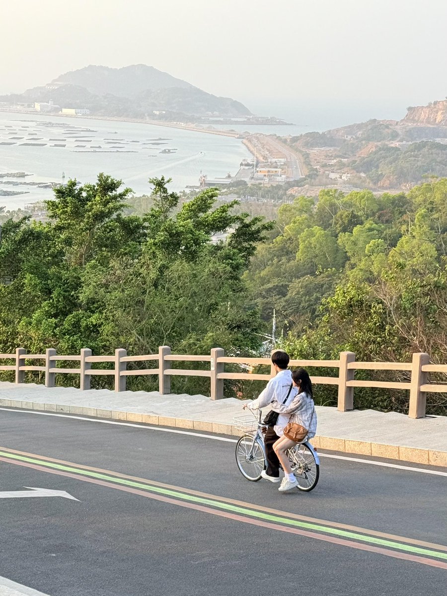 fto dari fans secantik ini, gmn nanti fyo dari ofc dramanya pasti makin cakep ya kan

#SunshineThroughTheRain