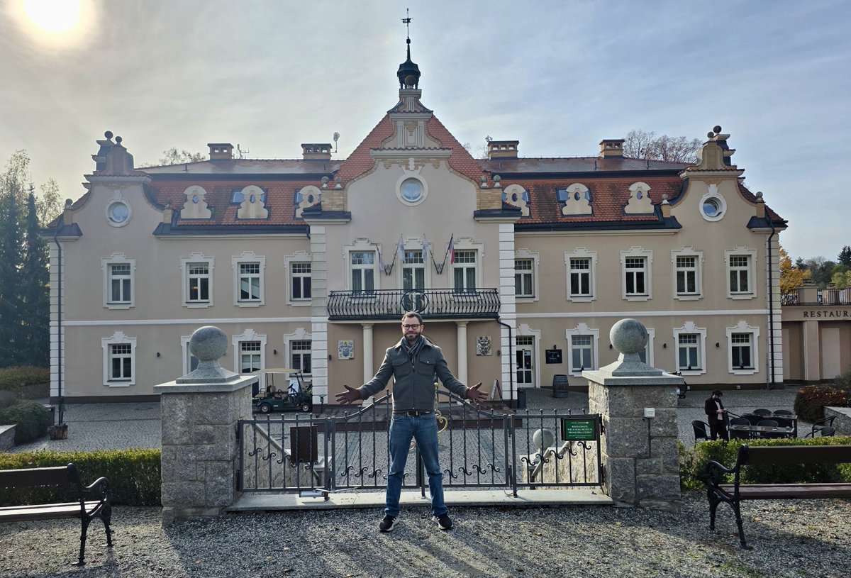 Adam Schwarz tweet media