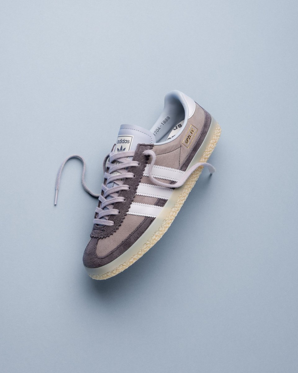 CaminoTV's tweet photo. y'a un restock (timide) de la spezial FC et elle est en promo à 97€ 1̶3̶0̶€̶ 

https://t.co/ON8L76wgMj https://t.co/ovHCBCwvRM