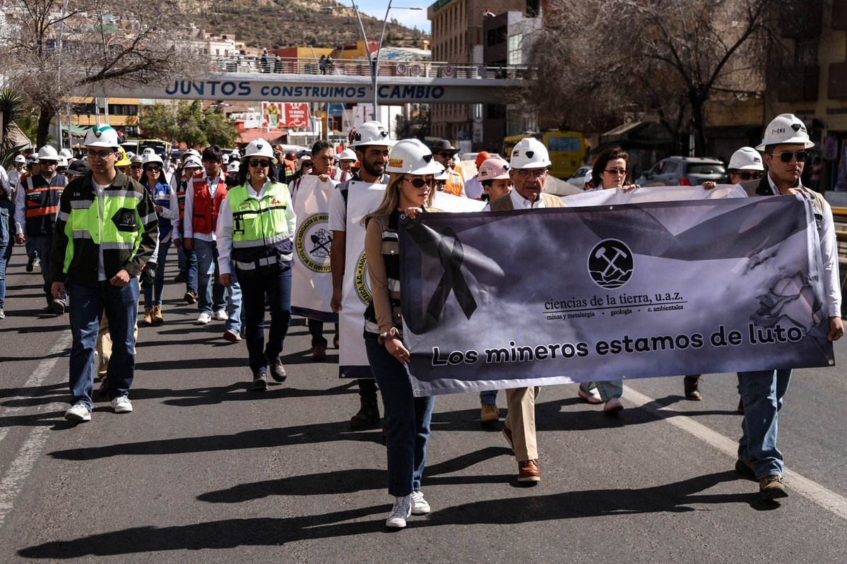 📢 Al grito de “¡Nos faltan 10!”, trabajadores del sector minero marcharon de manera simultánea en Chihuahua, Durango, Zacatecas, San Luis Potosí, Guanajuato, Hermosillo y Pachuca.

Lo anterior para exigir justicia por los 10 mineros privados de la libertad en Concordia,