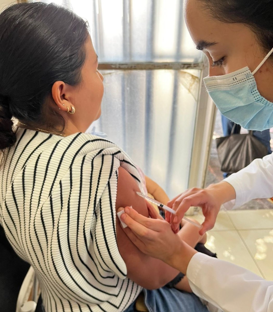 La Secretaría de Salud mantiene estrategia permanente de vacunación contra la influenza #AQ is.gd/5XvZTn
