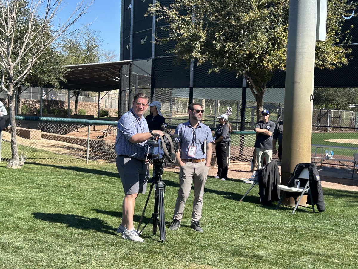 Mark Gonzales tweet media