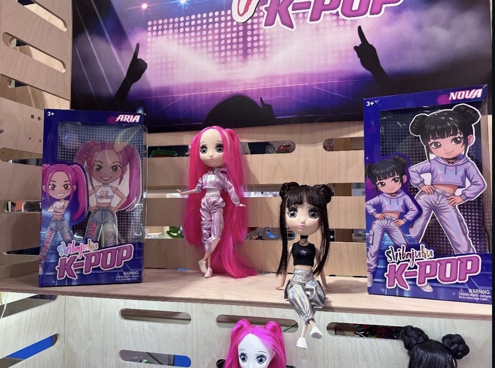 bringing ai generated kpop demon hunters dolls ,, are you not embarrassed