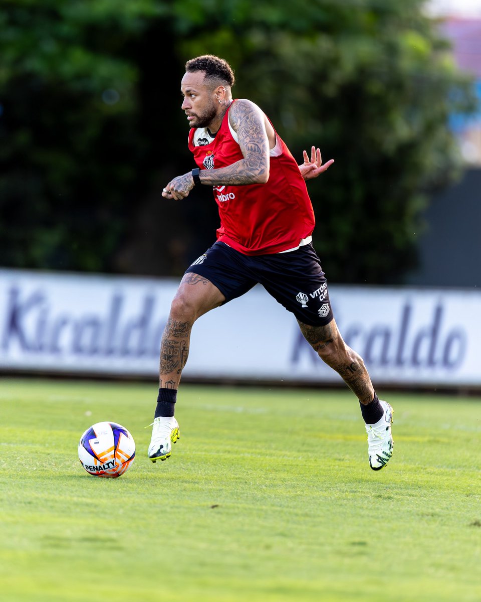 Ready for tomorrow ✋🏾😝🤚🏾

📸 <a href="/agencianrsports/">NR Sports</a>