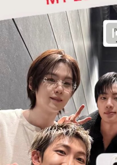 EXCUSE ME MIN YOONGI???? HE LOOKS LIKE HE JUMPED STRAIGHT OUT OF A MANHWA ARE WE SERIOUS