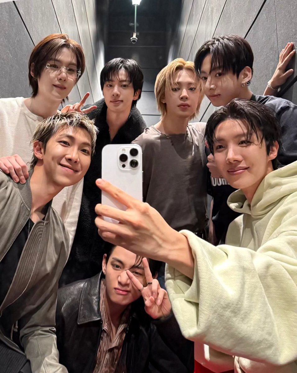 i removed the text… my tannies😭❤️‍🩹❤️‍🩹