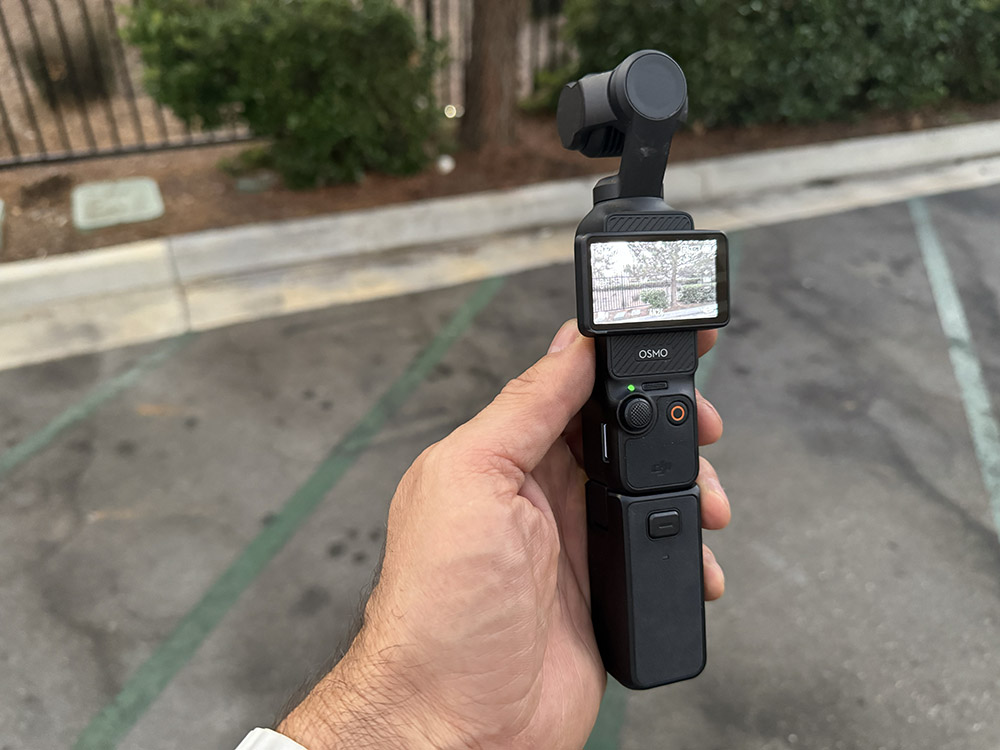 السلام عليكم ورحمه الله وبركاته👋

 اخواني اخواتي انا جاي استشيركم في خطوه ابي اسويها لكن محتار ف ودي لو تعطوني رأيكم فالشي هذا 💜👍

انا رجال بادي يوتيوب من فتره بسيطه والحمدلله توفقت وحققت ارقام حلوه خلال فتره بسيطه ولكن قلت اني ودي اطور المحتوى شوي وابدا فلوقات ولكن اول ما جيت