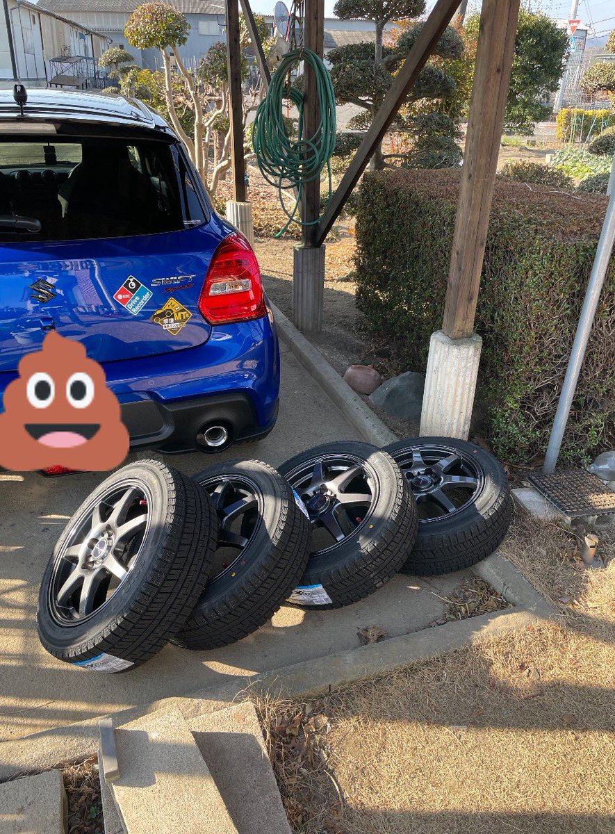 sunphony1985's tweet image. 久しぶりのMT車での長距離運転だったので帰ってから爆睡してましたが、無事自走で帰宅でけました😂

スイフトスポーツ納車です☺️
そして納車早々冬タイヤに交換しますw
内装のドレスアップ品もくっそ買ってしまったので、これから取りかかりまスン