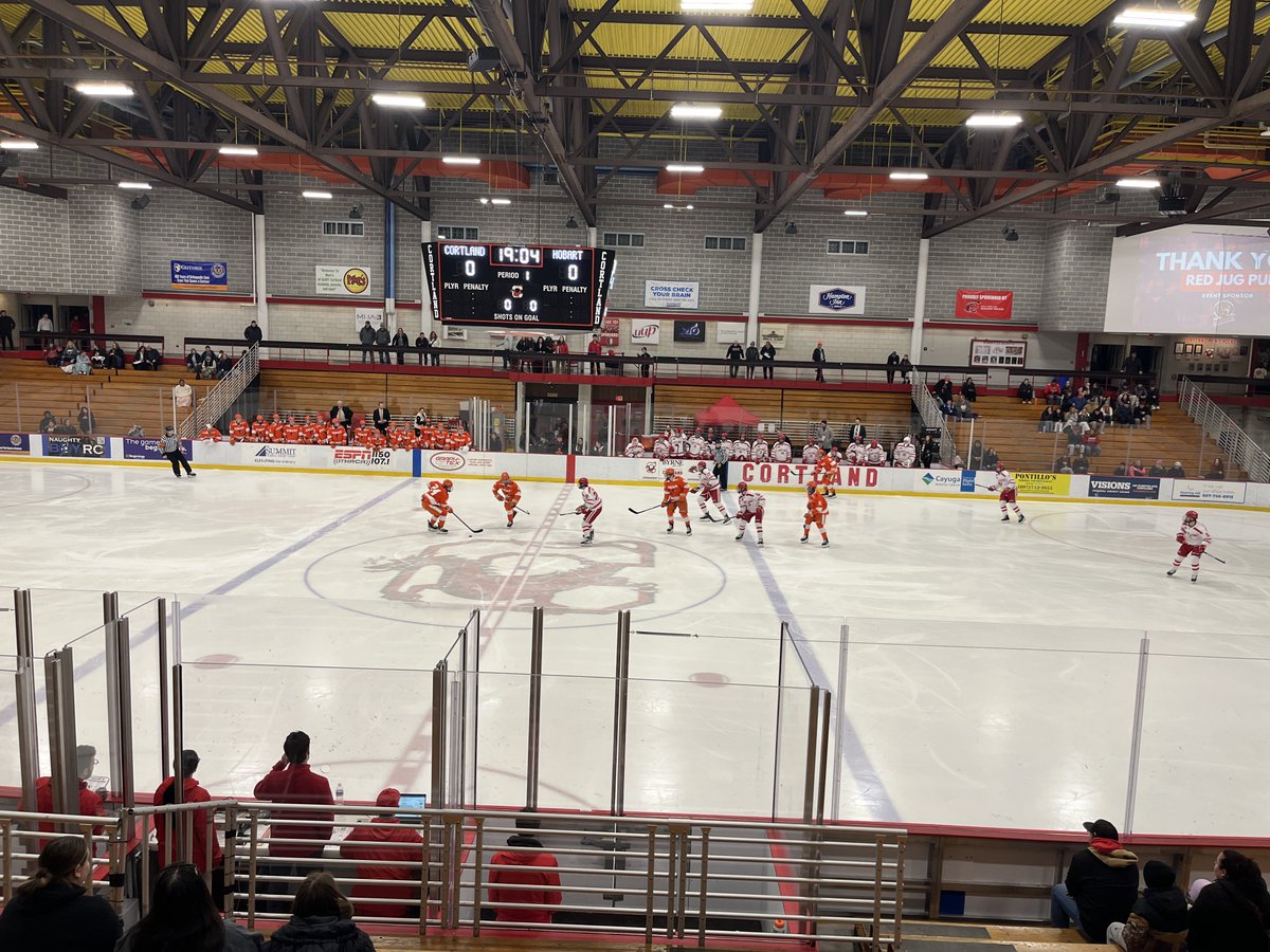 D-III Hockey News tweet media