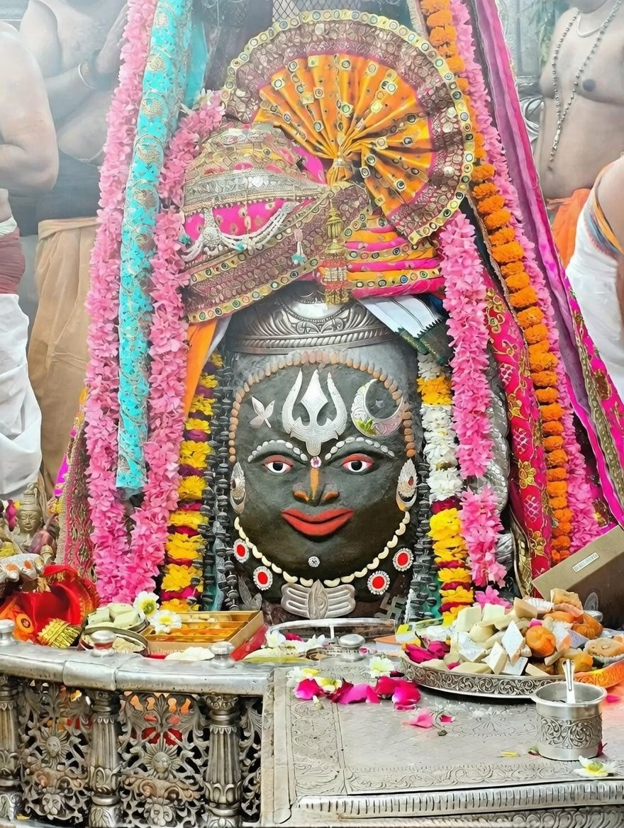 श्री महाकालेश्वर ज्योतिर्लिंग जी आज के भस्म आरती श्रृंगार दिव्य दर्शन 15.02.2026