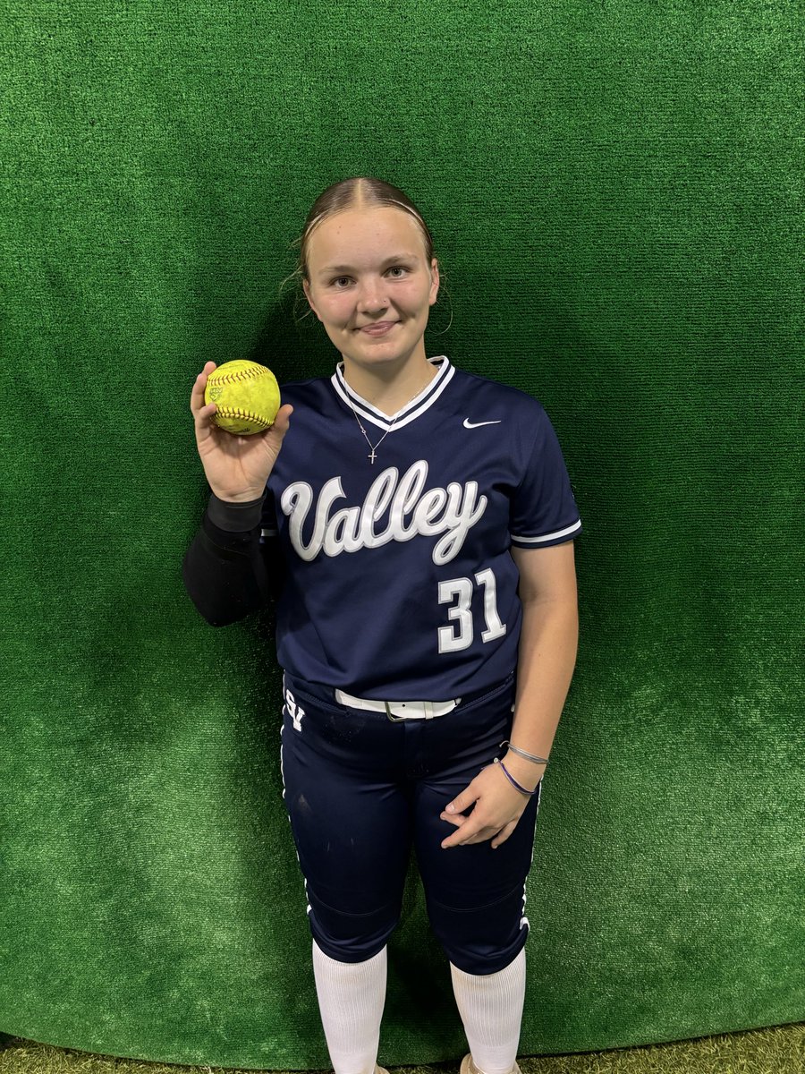 SVRANGERSB's tweet photo. We love to see it, @ZoeyAllison31 
with the bomb 💣💣 in today’s regular season games.  

 Ain’t Nothin Soft About It 
#swanginandbangin #passthebat #youhityougetit  @CoachAwolf @SVRANGERSB @THSCAcoaches @_JessicaAguilar @cruzjulia786 https://t.co/tuZwIPb4lo