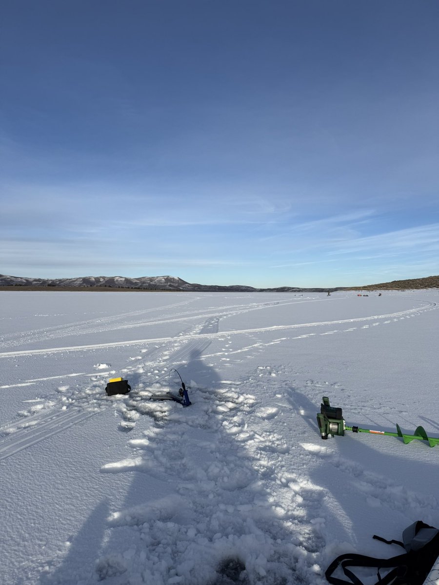 BeauKnows43's tweet photo. Solid Saturday. Western Hunt Expo in the AM. Ice Fishing in the PM. https://t.co/KkK6AXTjzs