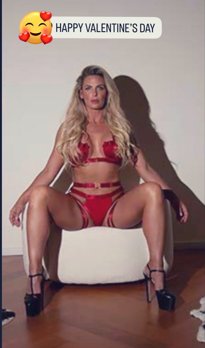 Phoenix Marie tweet media