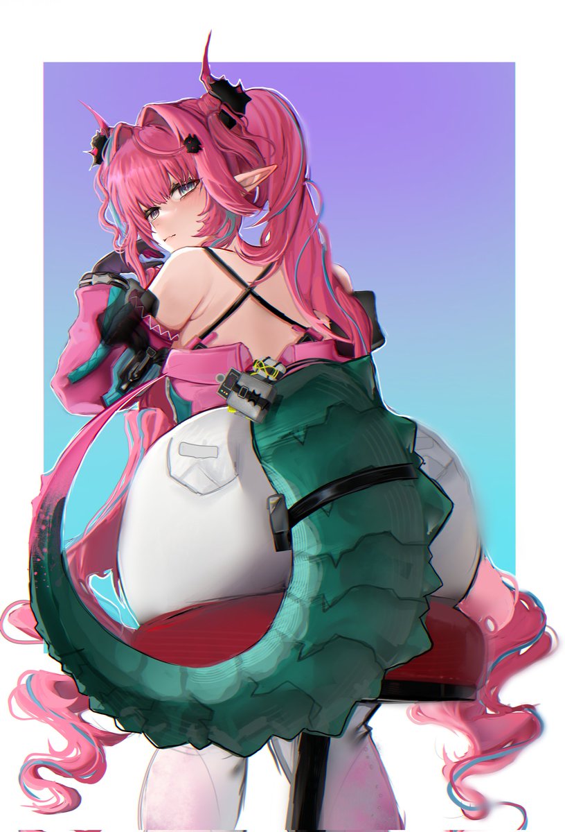Cayra_Fox tweet media