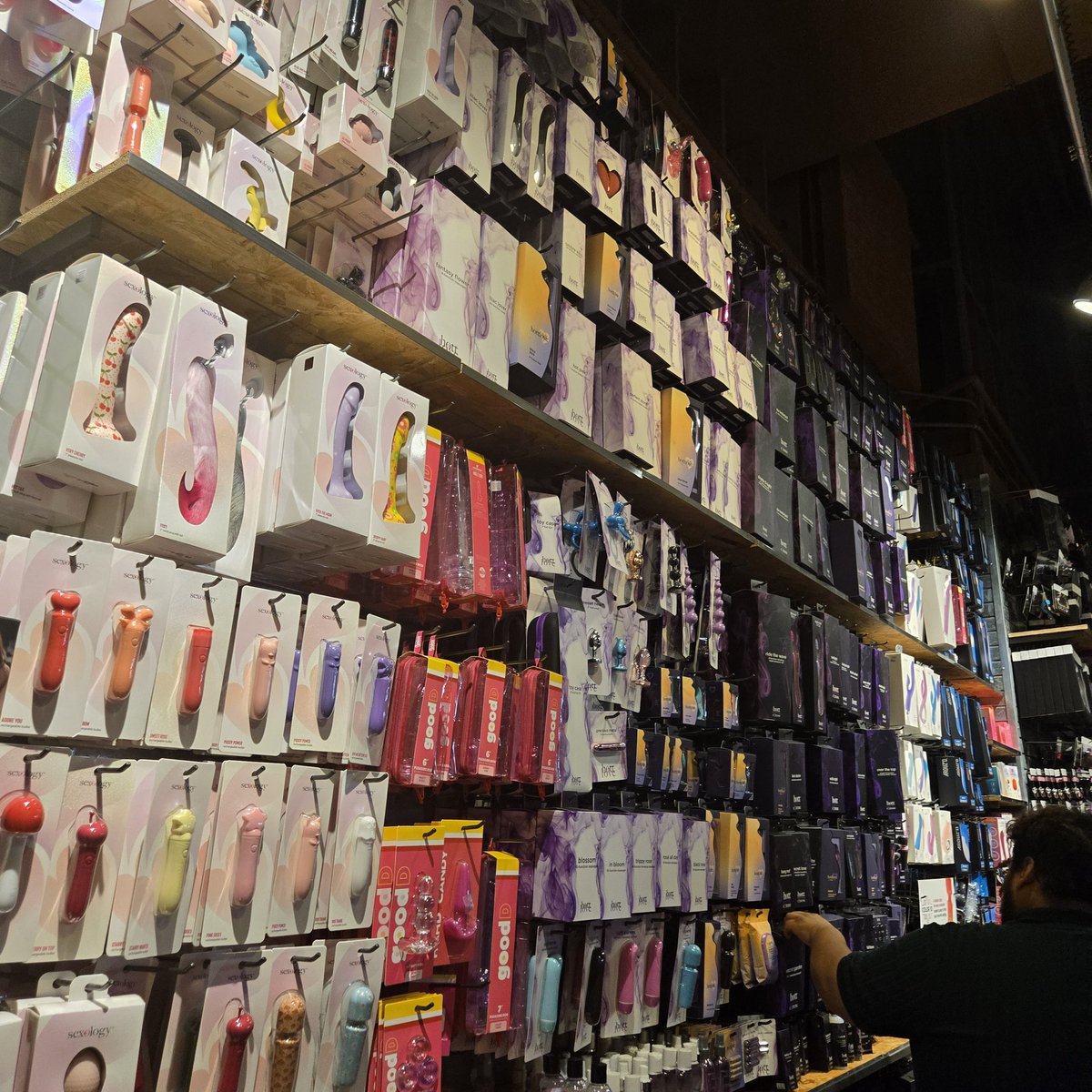 FlyGirl🧳526 tweet media