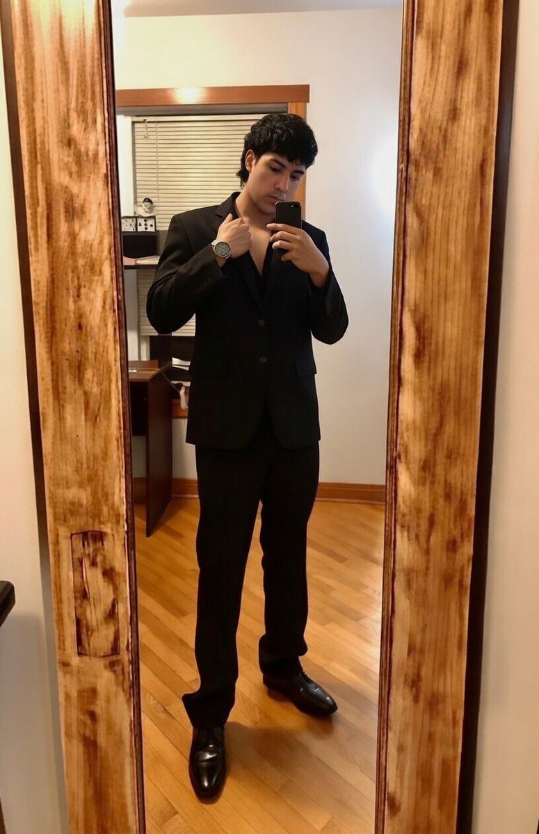 _MasterZach's tweet image. I deserve your money loser.