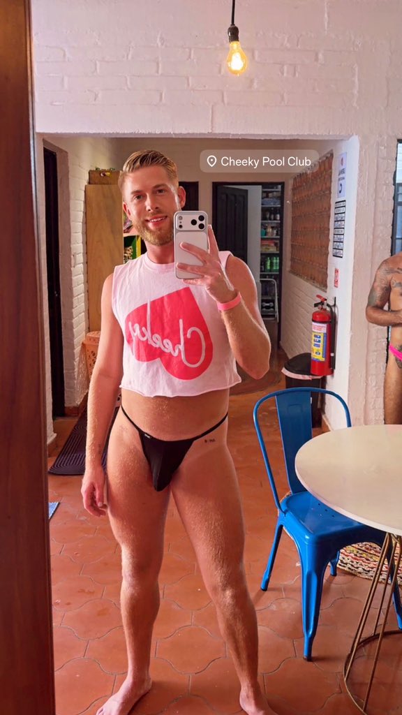 Would you be my slutty valentine?! ❤️🩷

instagram.com/cheekypoolclub…