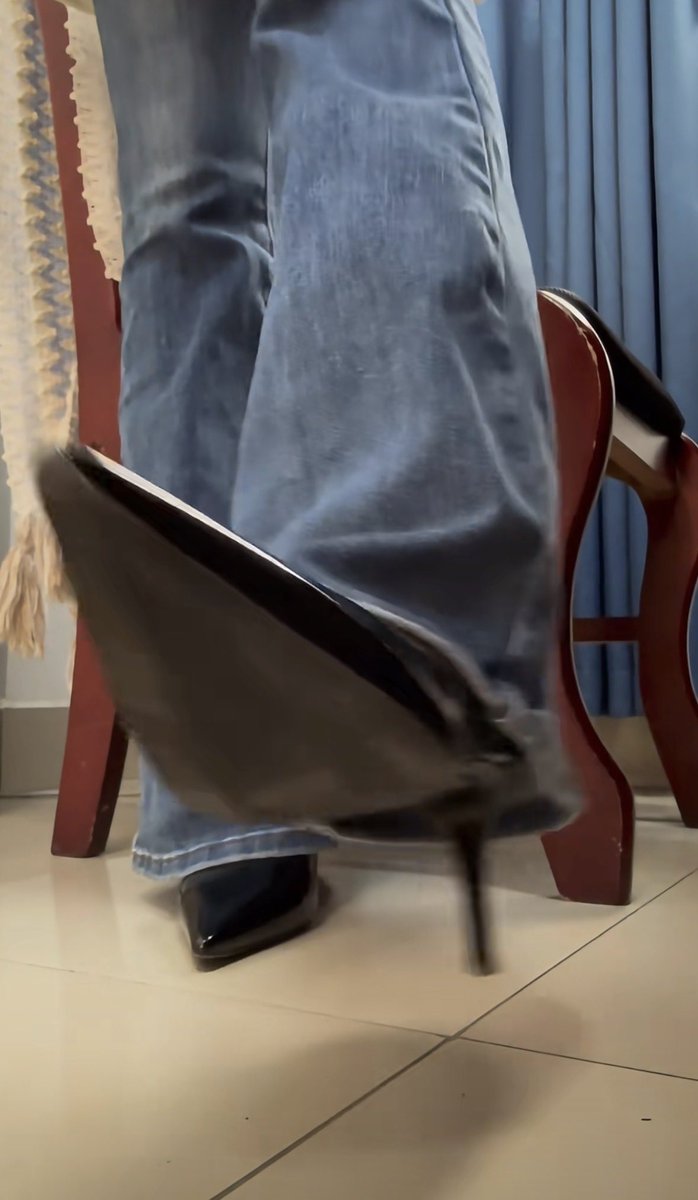 名鞋美脚 tweet media